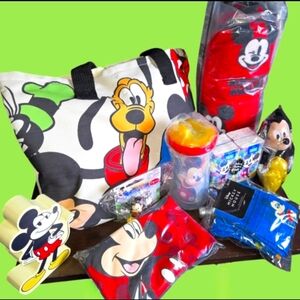 Disney Mickey and Friends Kids 13pcTake-Along Set - Red, Black, Yellow